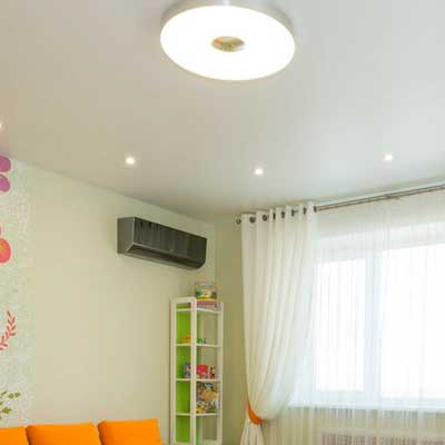 матовый потолок в детскую