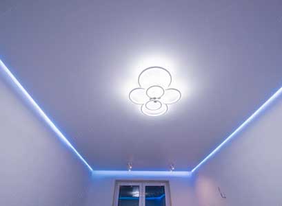 Натяжной потолок с подсветкой по периметру
